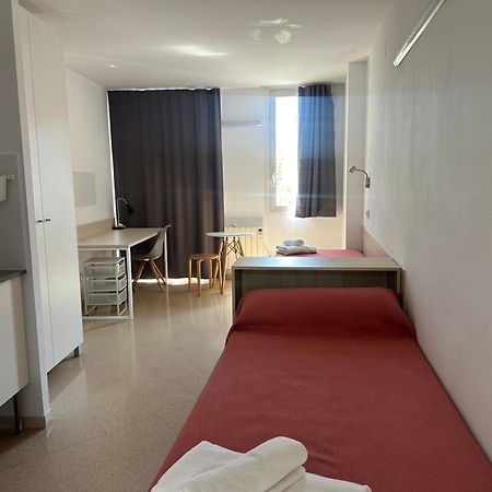 Residencia Universitaria Resa Francesc Giralt I Serra Terrassa Ngoại thất bức ảnh