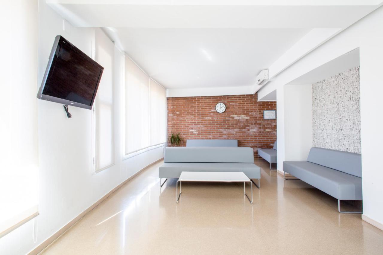 Residencia Universitaria Resa Francesc Giralt I Serra Terrassa Ngoại thất bức ảnh