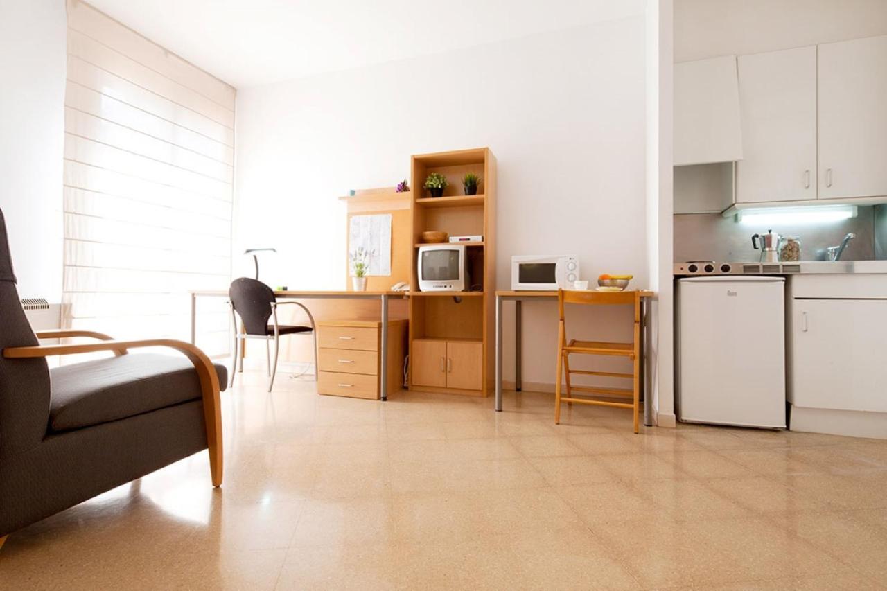Residencia Universitaria Resa Francesc Giralt I Serra Terrassa Ngoại thất bức ảnh
