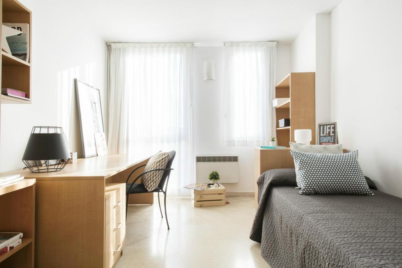 Residencia Universitaria Resa Francesc Giralt I Serra Terrassa Ngoại thất bức ảnh