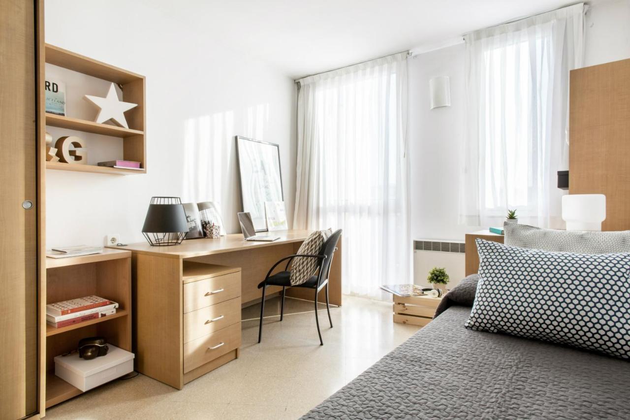 Residencia Universitaria Resa Francesc Giralt I Serra Terrassa Ngoại thất bức ảnh